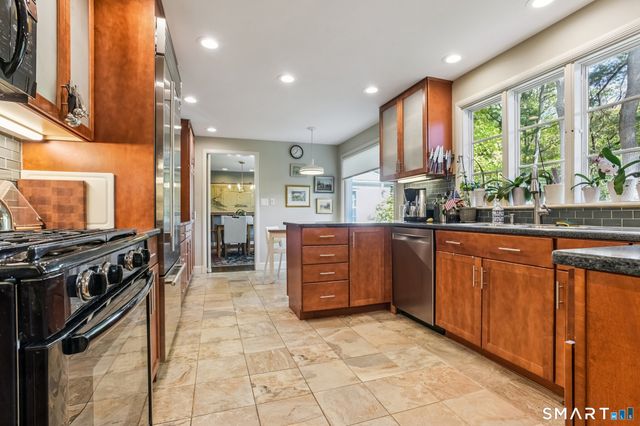 126 Hartford Turnpike, Hamden, CT 06517