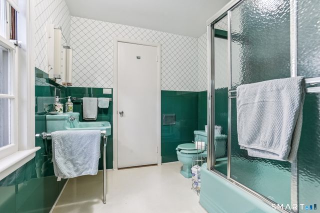 126 Hartford Turnpike, Hamden, CT 06517