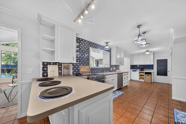 725 PURDUE DR, Tyler, TX 75703