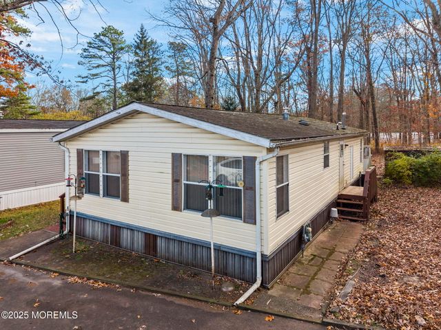 31 Marcia Memorial Circle, Jackson, NJ 08527