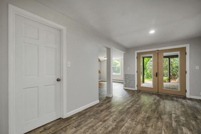 51 Stacey Circle, Windham, NH 03087