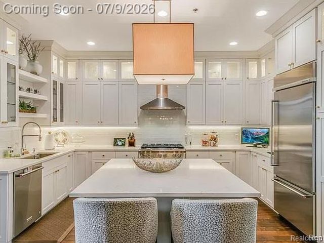 1011 S Washington Avenue, Royal Oak, MI 48067