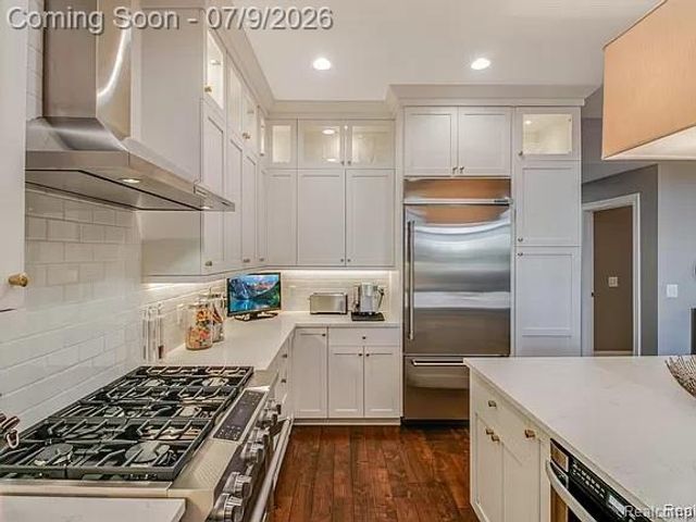 1011 S Washington Avenue, Royal Oak, MI 48067