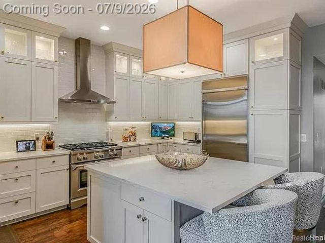 1011 S Washington Avenue, Royal Oak, MI 48067