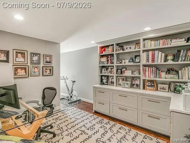 1011 S Washington Avenue, Royal Oak, MI 48067