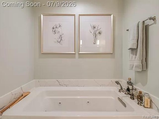 1011 S Washington Avenue, Royal Oak, MI 48067