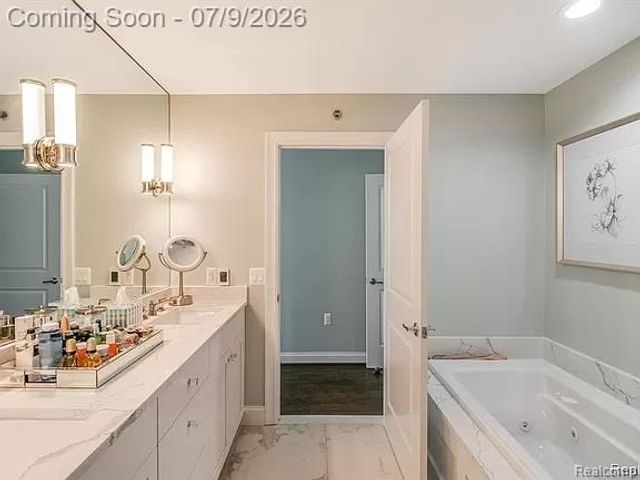 1011 S Washington Avenue, Royal Oak, MI 48067