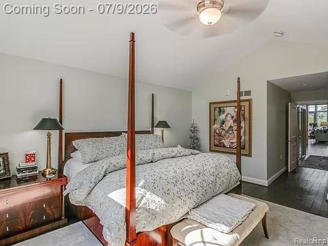 1011 S Washington Avenue, Royal Oak, MI 48067