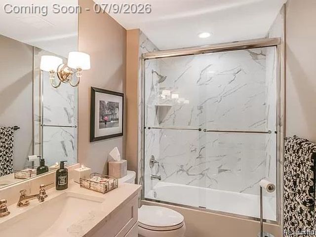 1011 S Washington Avenue, Royal Oak, MI 48067