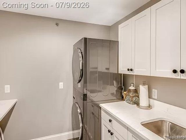 1011 S Washington Avenue, Royal Oak, MI 48067