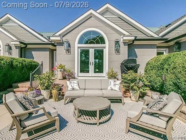 1011 S Washington Avenue, Royal Oak, MI 48067