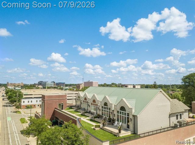 1011 S Washington Avenue, Royal Oak, MI 48067
