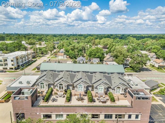 1011 S Washington Avenue, Royal Oak, MI 48067