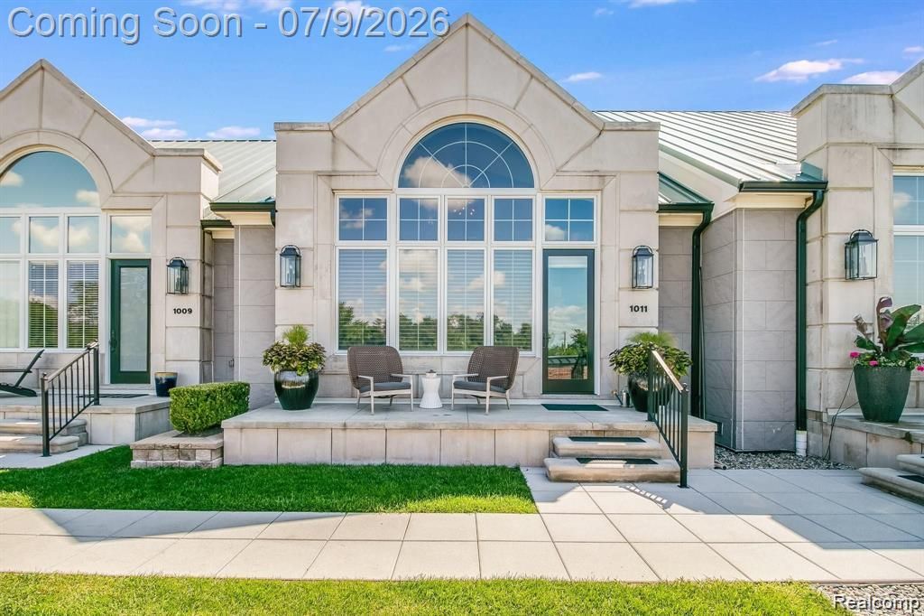 1011 S Washington Avenue, Royal Oak, MI 48067