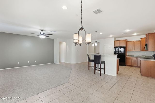 8033 N Circulo El Palmito, Tucson, AZ 85704