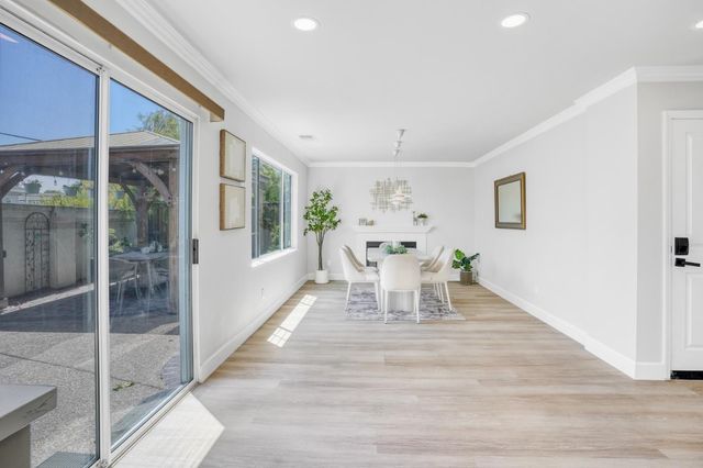 21815 Eaton Place, Cupertino, CA 95014