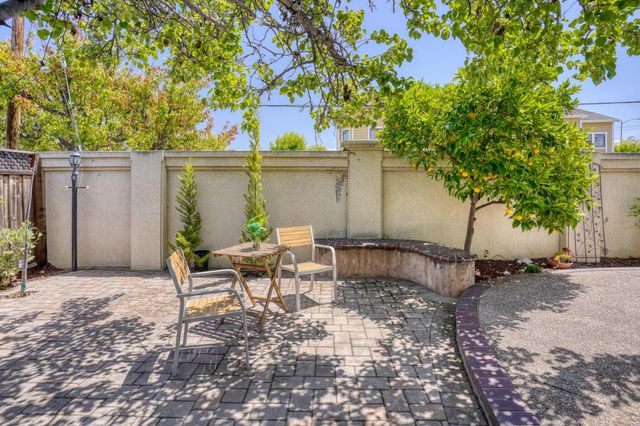 21815 Eaton Place, Cupertino, CA 95014