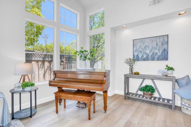 21815 Eaton Place, Cupertino, CA 95014