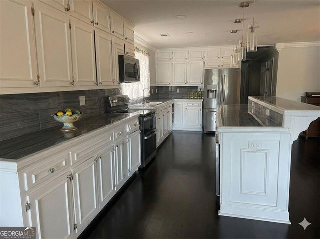 2298 E Lake Drive, Conyers, GA 30012