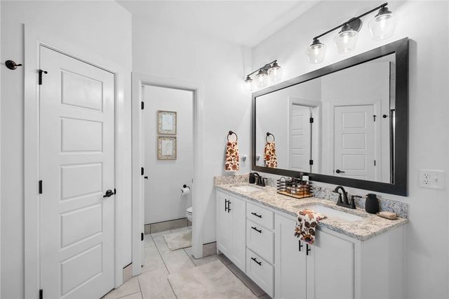 886 Bellagiola Drive, Tontitown, AR 72762