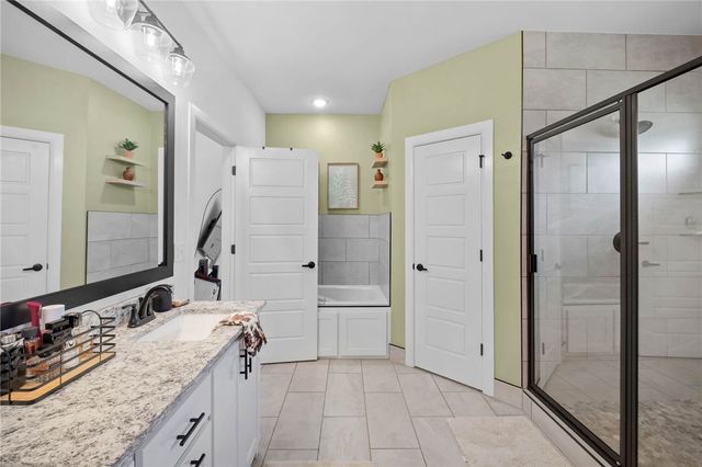 886 Bellagiola Drive, Tontitown, AR 72762