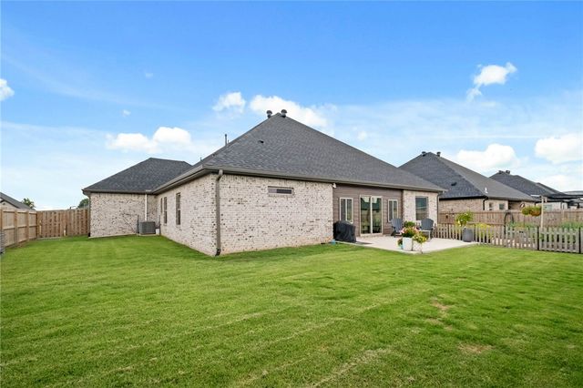 886 Bellagiola Drive, Tontitown, AR 72762