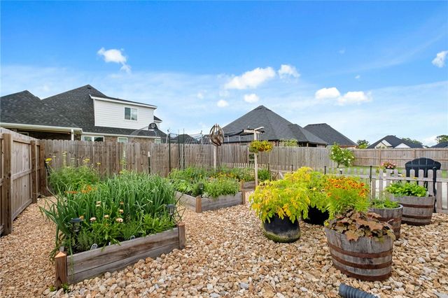 886 Bellagiola Drive, Tontitown, AR 72762