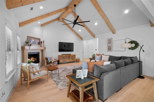 886 Bellagiola Drive, Tontitown, AR 72762