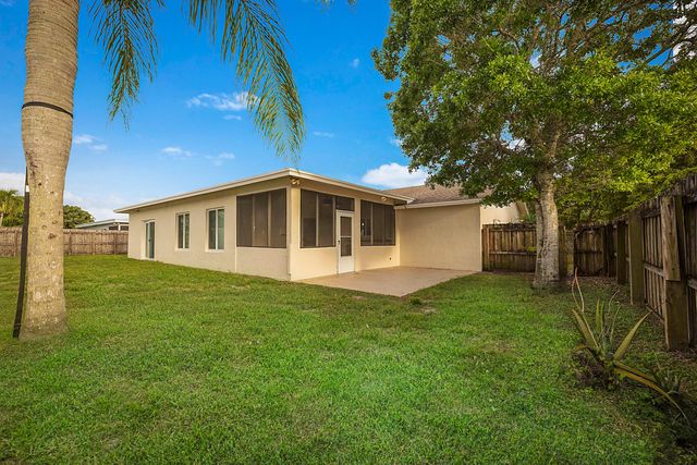 9593 Richmond Circle -, Boca Raton, FL 33434