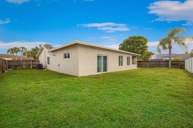 9593 Richmond Circle -, Boca Raton, FL 33434