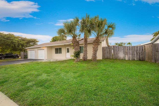 9593 Richmond Circle -, Boca Raton, FL 33434