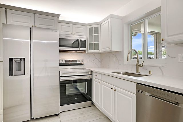 9593 Richmond Circle -, Boca Raton, FL 33434