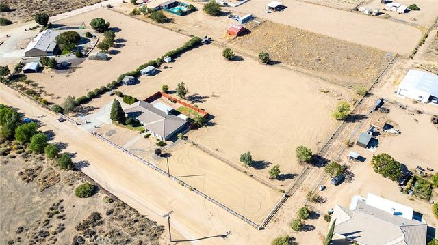 13980 Mission Street, Hesperia, CA 92344