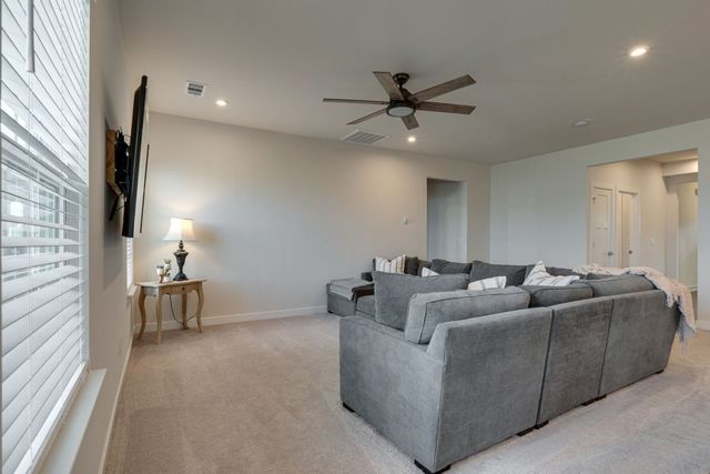 825 Raintree Dr, Smyrna, TN 37167