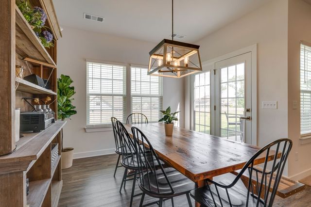 825 Raintree Dr, Smyrna, TN 37167