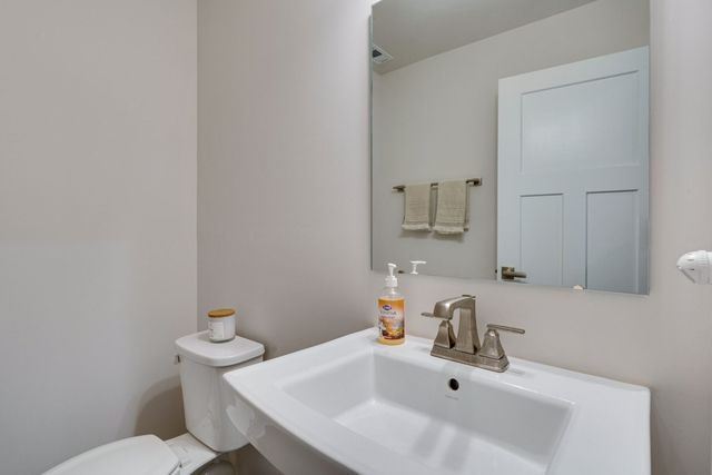 825 Raintree Dr, Smyrna, TN 37167