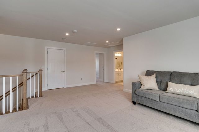 825 Raintree Dr, Smyrna, TN 37167