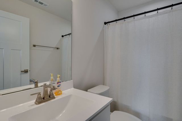 825 Raintree Dr, Smyrna, TN 37167