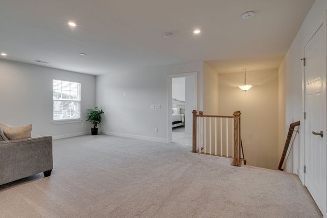 825 Raintree Dr, Smyrna, TN 37167