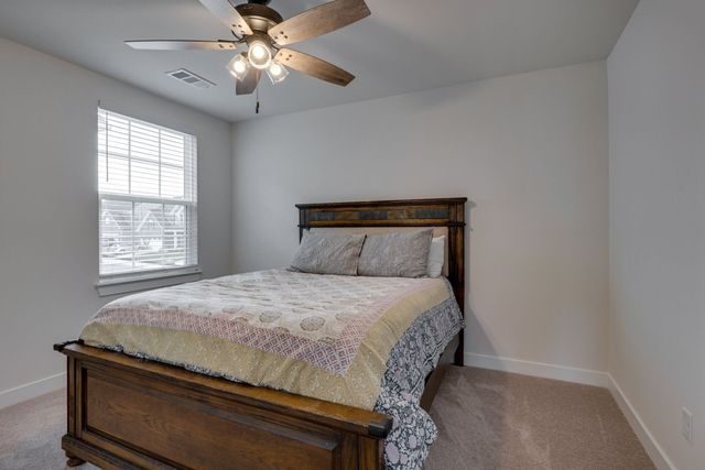 825 Raintree Dr, Smyrna, TN 37167