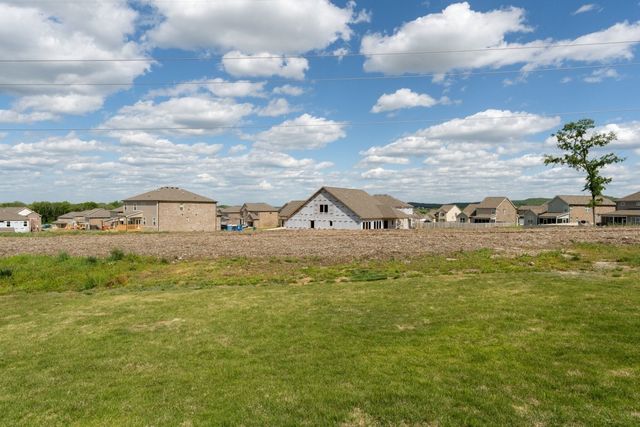 825 Raintree Dr, Smyrna, TN 37167