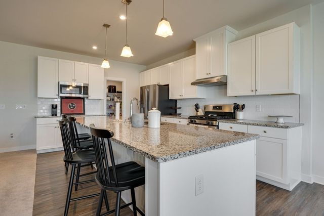 825 Raintree Dr, Smyrna, TN 37167