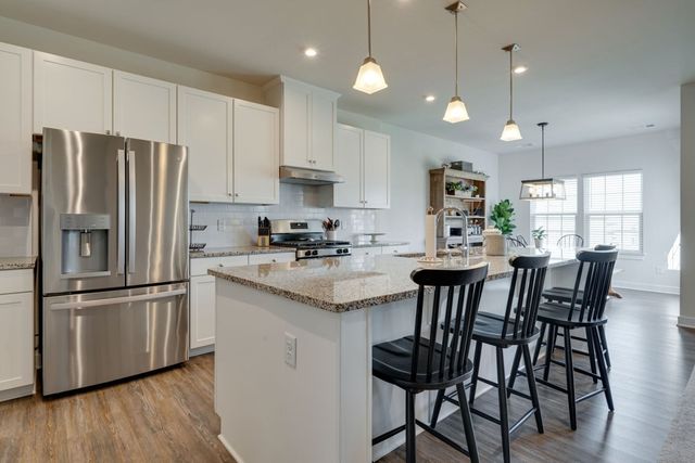 825 Raintree Dr, Smyrna, TN 37167