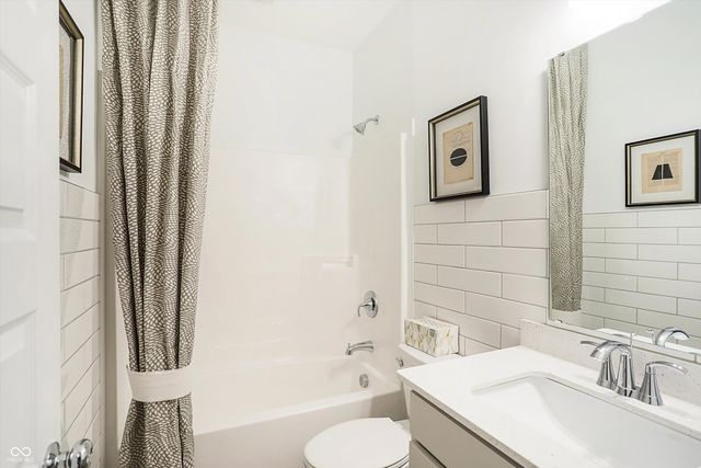 5382 Devonshire Way, Mccordsville, IN 46055