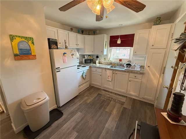 70 Carroll Avenue 108, Newport, RI 02840