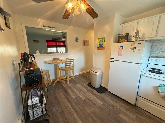 70 Carroll Avenue 108, Newport, RI 02840