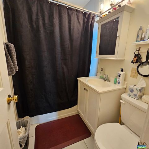 725 S 44th Street, Lincoln, NE 68510