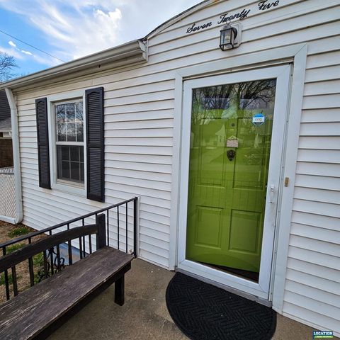 725 S 44th Street, Lincoln, NE 68510