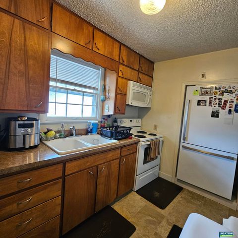 725 S 44th Street, Lincoln, NE 68510