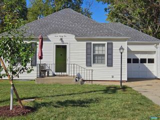 725 S 44th Street, Lincoln, NE 68510
